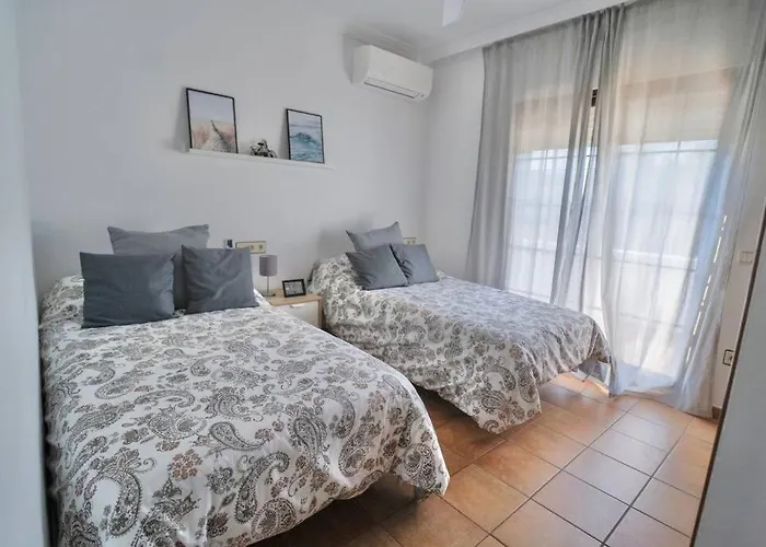 Preciosa Casa 4 Con Piscina Privada Сasa de vacaciones Estepona