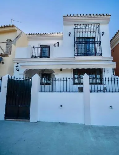 Сasa de vacaciones Preciosa Casa 4 Con Piscina Privada Estepona