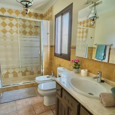 Preciosa Casa 4 Con Piscina Privada Будинок відпочинку *